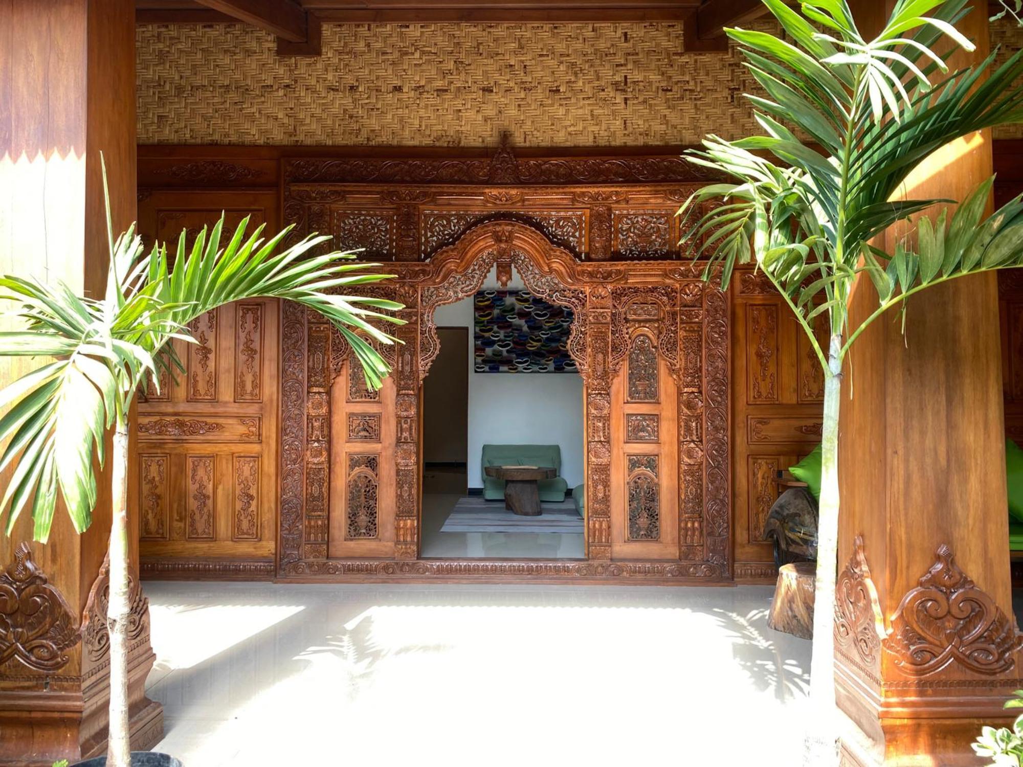 Revive By Snooze Hostel Banyuwangi  Buitenkant foto