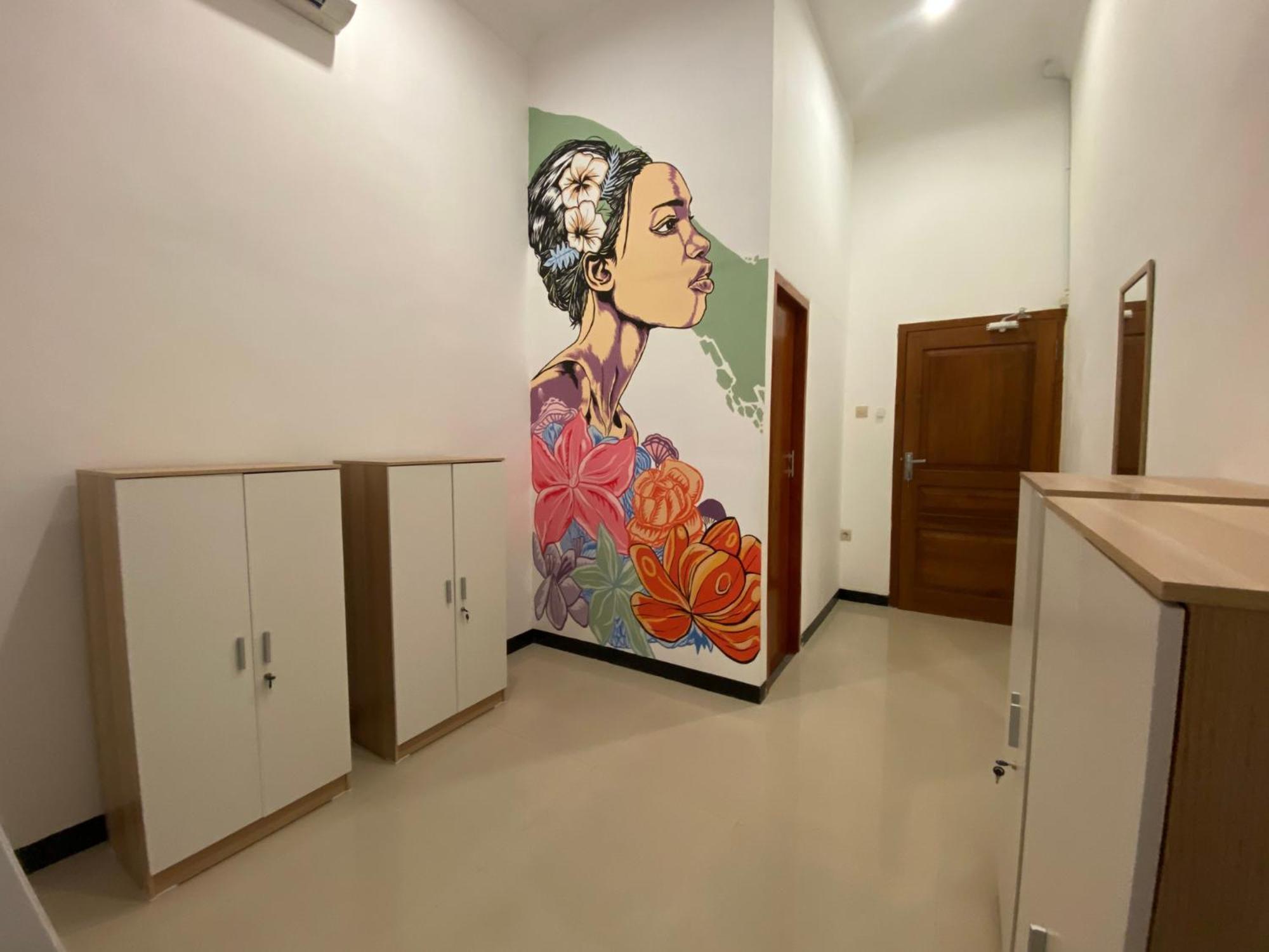 Revive By Snooze Hostel Banyuwangi  Buitenkant foto